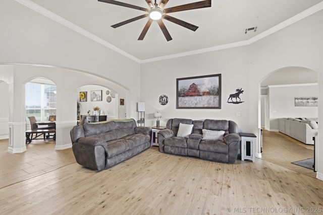 12777 N 44th Avenue E, Skiatook, OK 74070