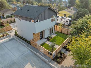 1605 SW Kenyon Street, Seattle, WA 98106