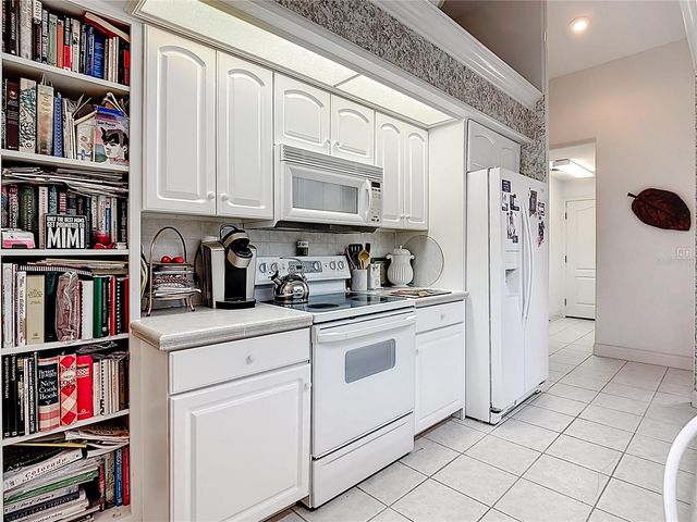 221 GOLF AIRE BOULEVARD, Winter Haven, FL 33884