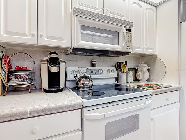 221 GOLF AIRE BOULEVARD, Winter Haven, FL 33884