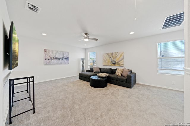 6735 Shiraz Way, Converse, TX 78109