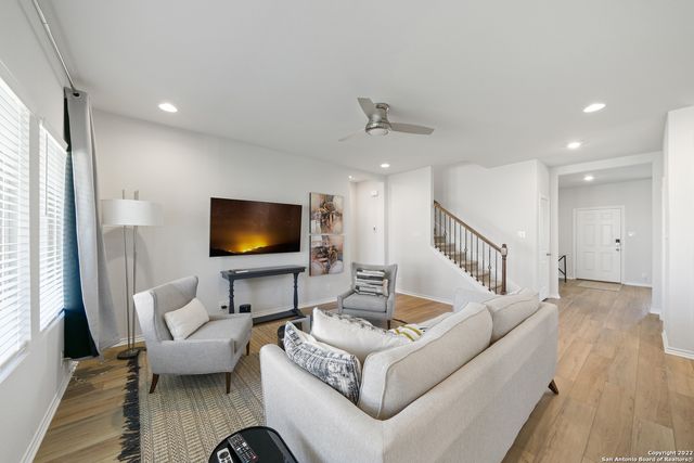 6735 Shiraz Way, Converse, TX 78109