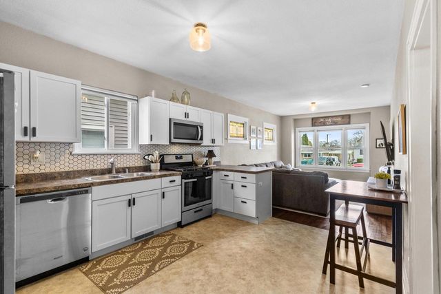 516 Menomonee AVENUE, South Milwaukee, WI 53172