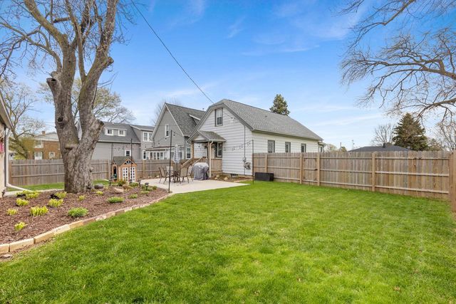 516 Menomonee AVENUE, South Milwaukee, WI 53172