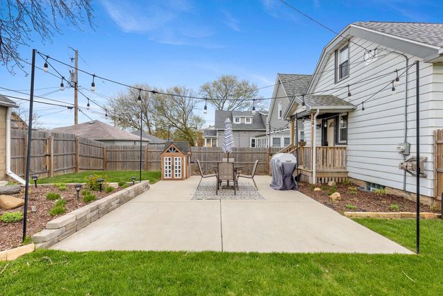 516 Menomonee AVENUE, South Milwaukee, WI 53172