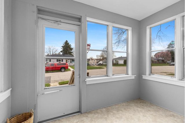 516 Menomonee AVENUE, South Milwaukee, WI 53172