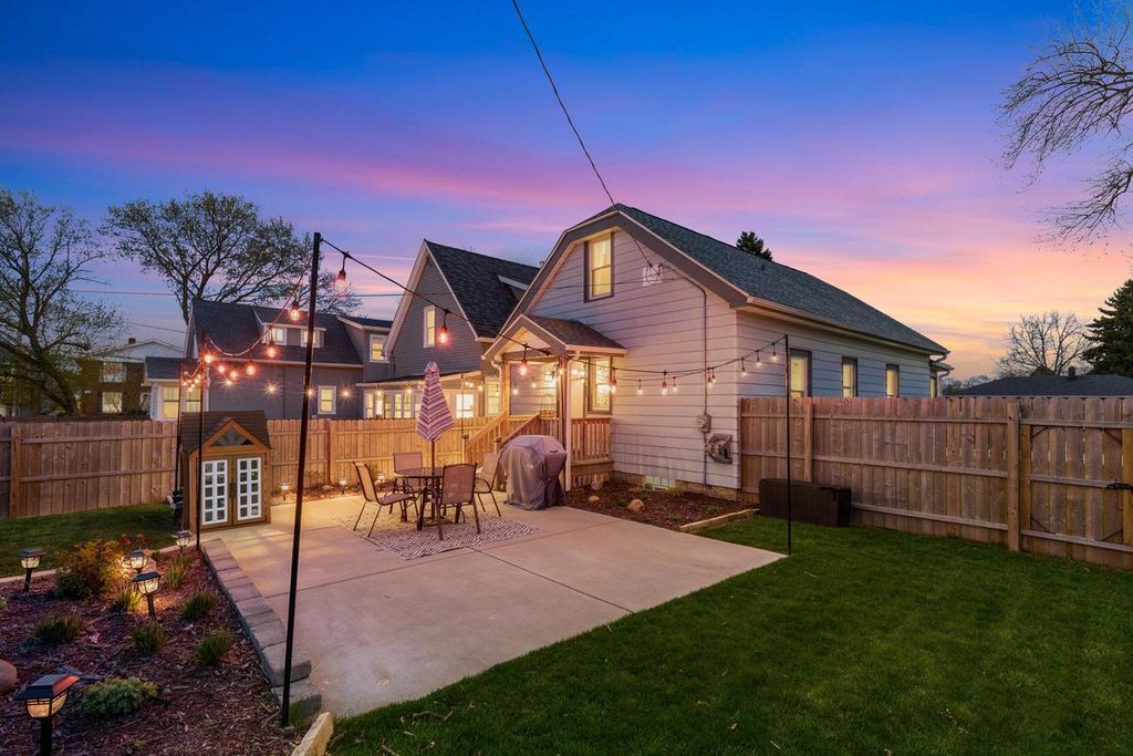 516 Menomonee AVENUE, South Milwaukee, WI 53172