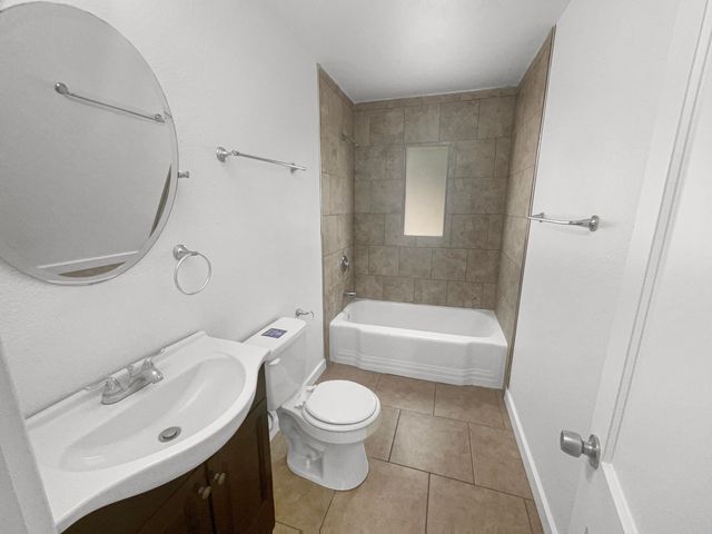 930 MADEIRA Drive SE, Albuquerque, NM 87108