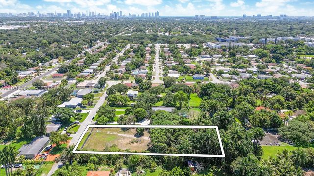 350 NE 158th St, Miami, FL 33162