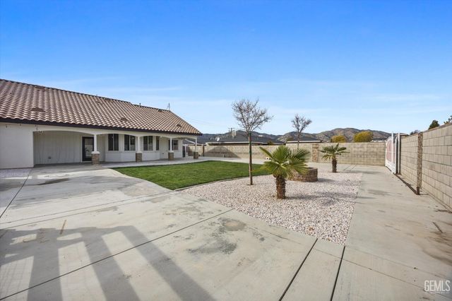 21430 Golden Hills Boulevard, Tehachapi, CA 93561