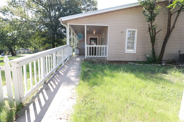 1065 W Pecan Street, Stephenville, TX 76401
