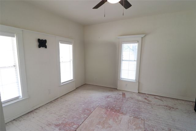 1065 W Pecan Street, Stephenville, TX 76401