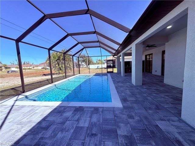 106 NE 8th PL, Cape Coral, FL 33993