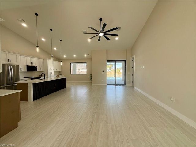 106 NE 8th PL, Cape Coral, FL 33993