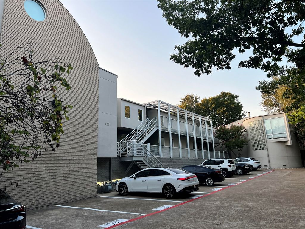 4231 Travis Street 17, Dallas, TX 75205