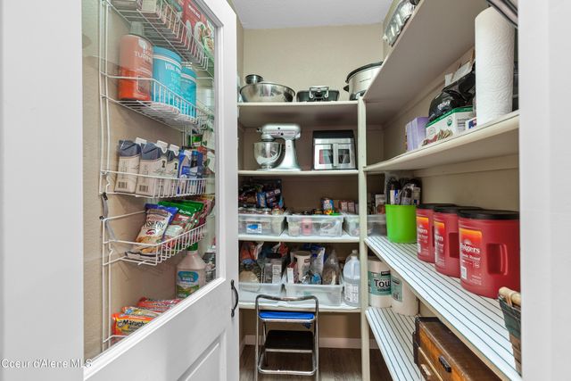 8677 N Rhapsody Ln, Hayden, ID 83835