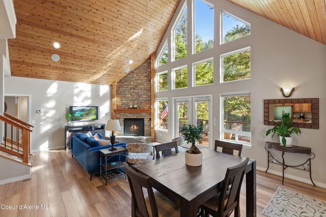 8677 N Rhapsody Ln, Hayden, ID 83835