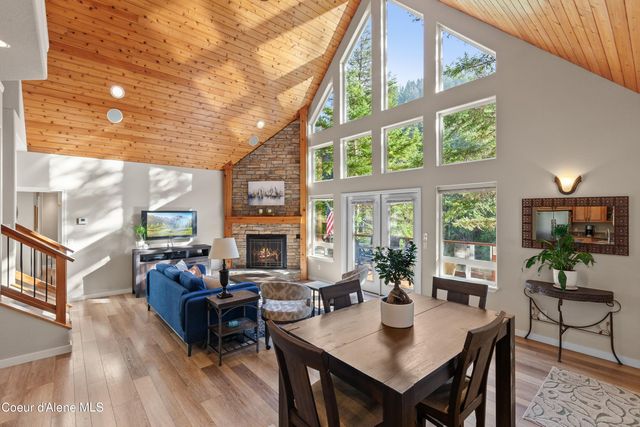 8677 N Rhapsody Ln, Hayden, ID 83835