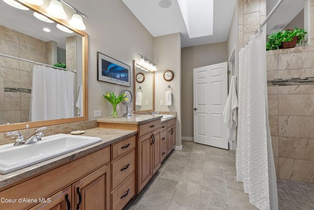 8677 N Rhapsody Ln, Hayden, ID 83835