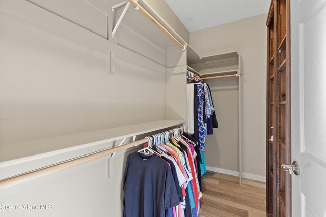 8677 N Rhapsody Ln, Hayden, ID 83835