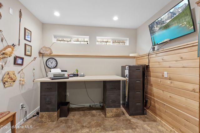 8677 N Rhapsody Ln, Hayden, ID 83835