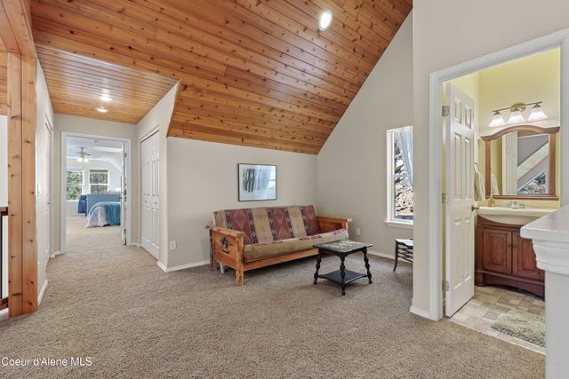 8677 N Rhapsody Ln, Hayden, ID 83835