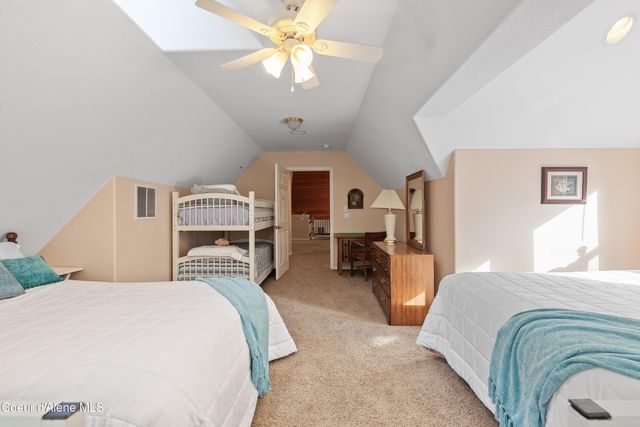 8677 N Rhapsody Ln, Hayden, ID 83835