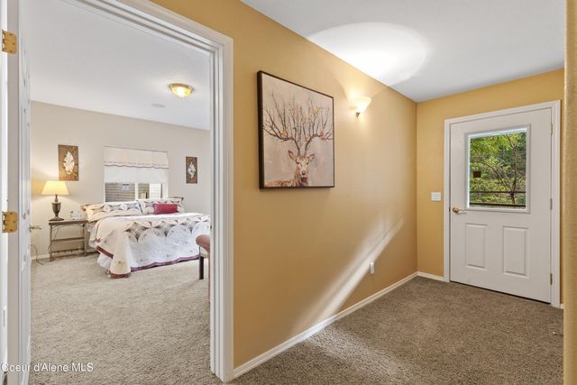 8677 N Rhapsody Ln, Hayden, ID 83835