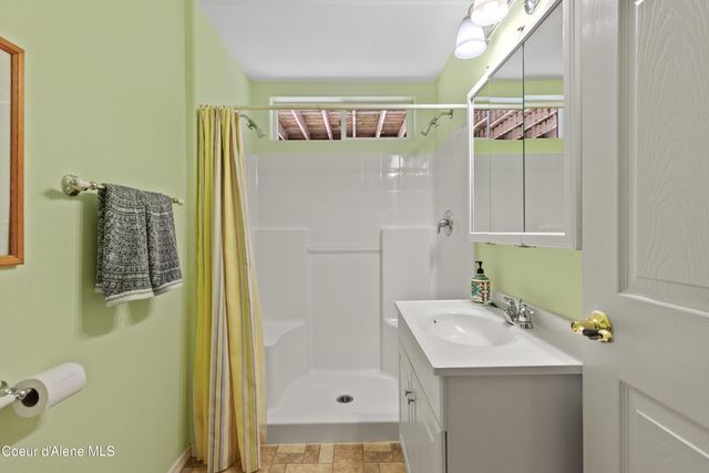 8677 N Rhapsody Ln, Hayden, ID 83835