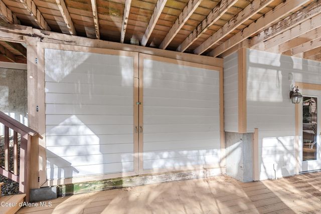 8677 N Rhapsody Ln, Hayden, ID 83835