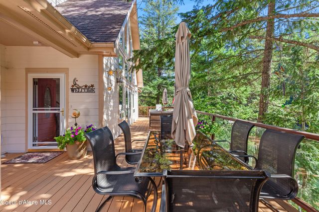 8677 N Rhapsody Ln, Hayden, ID 83835