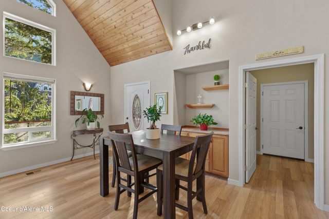 8677 N Rhapsody Ln, Hayden, ID 83835