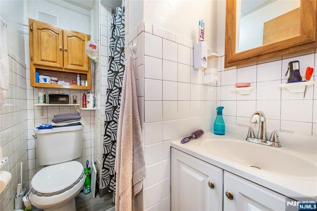 9 8th Street, Belleville, NJ 07109
