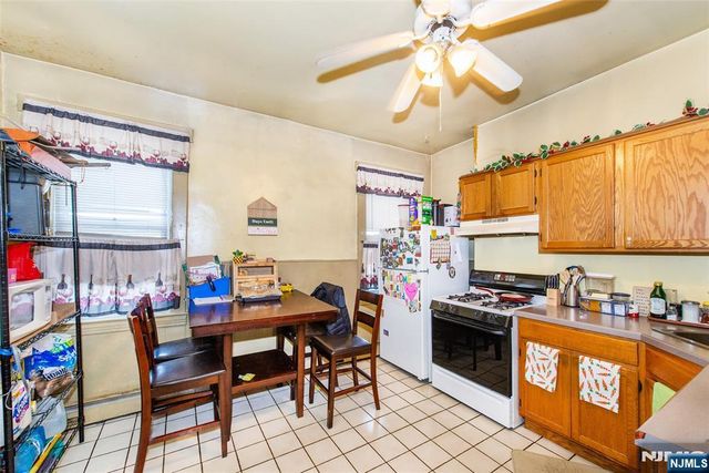 9 8th Street, Belleville, NJ 07109