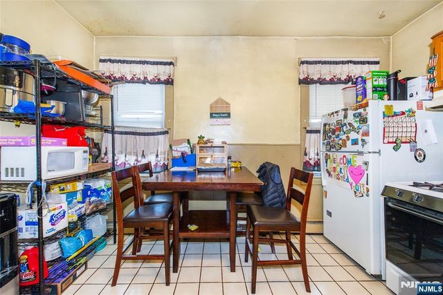 9 8th Street, Belleville, NJ 07109