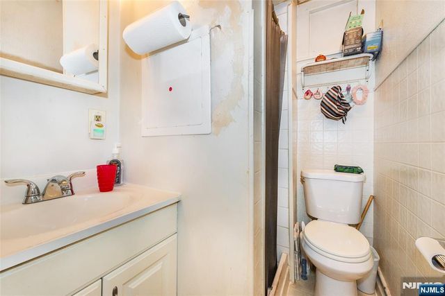 9 8th Street, Belleville, NJ 07109