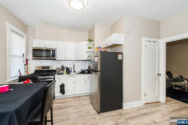 9 8th Street, Belleville, NJ 07109