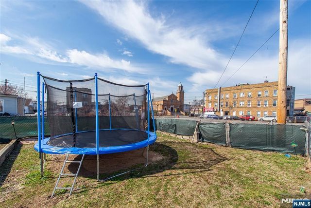 9 8th Street, Belleville, NJ 07109