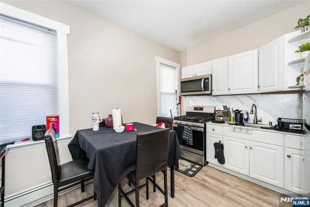 9 8th Street, Belleville, NJ 07109