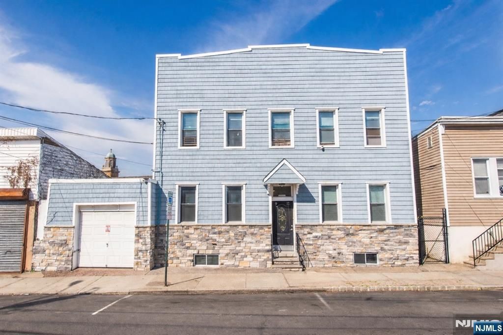 9 8th Street, Belleville, NJ 07109