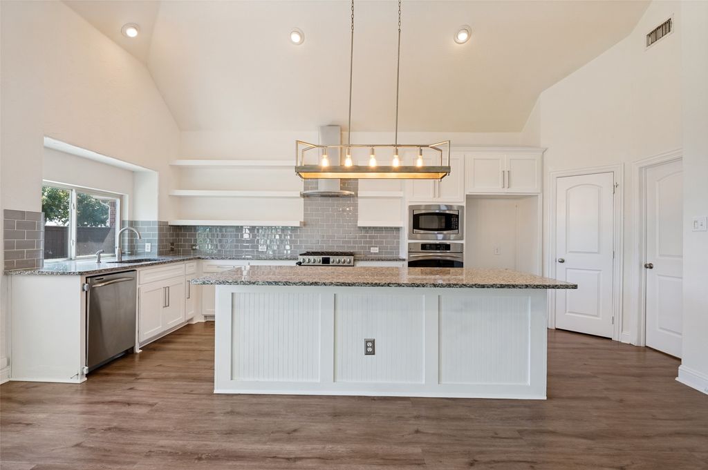 703 Waterlane Drive, Mansfield, TX 76063 — photo 3
