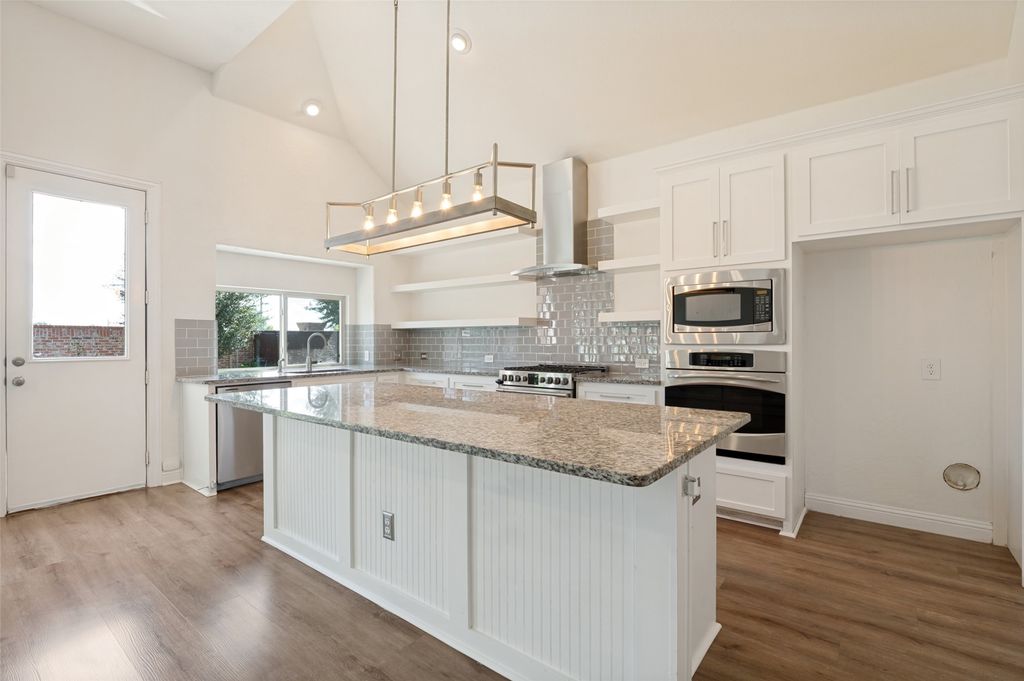 703 Waterlane Drive, Mansfield, TX 76063 — photo 4