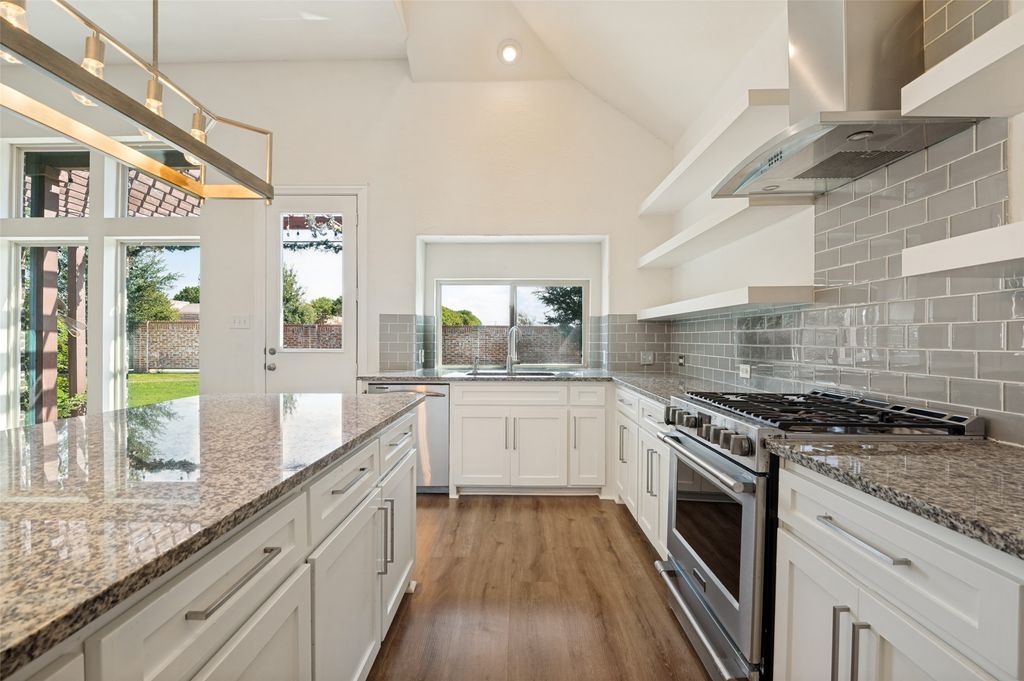 703 Waterlane Drive, Mansfield, TX 76063 — photo 5