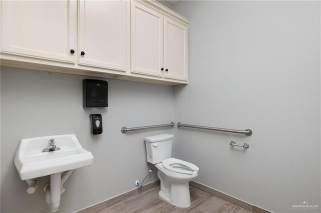 705 E Griffin Parkway c, Mission, TX 78572