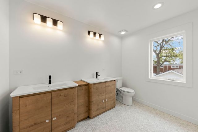 118 N President Street, Wheaton, IL 60187
