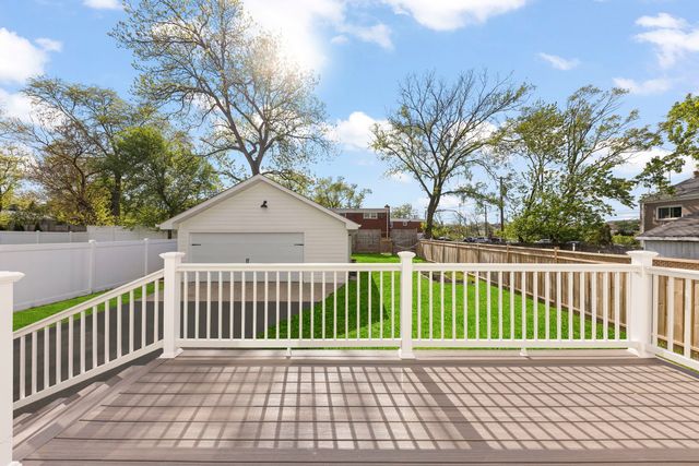 118 N President Street, Wheaton, IL 60187