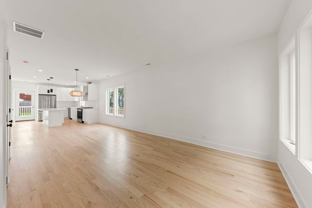 118 N President Street, Wheaton, IL 60187