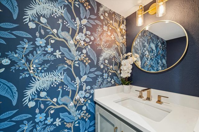 5857 Valley Forge Drive 110, Houston, TX 77057