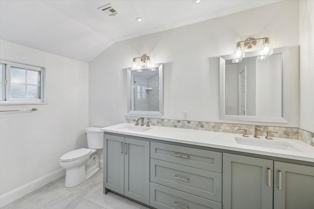 5857 Valley Forge Drive 110, Houston, TX 77057