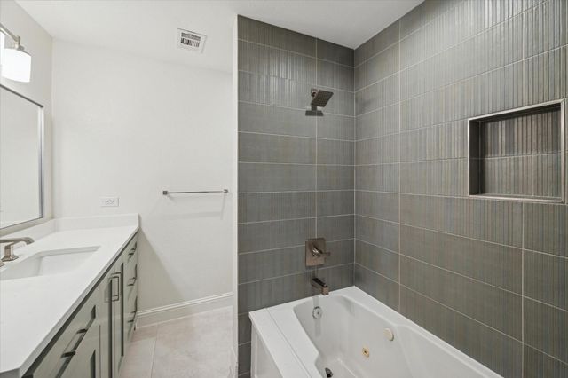 5857 Valley Forge Drive 110, Houston, TX 77057